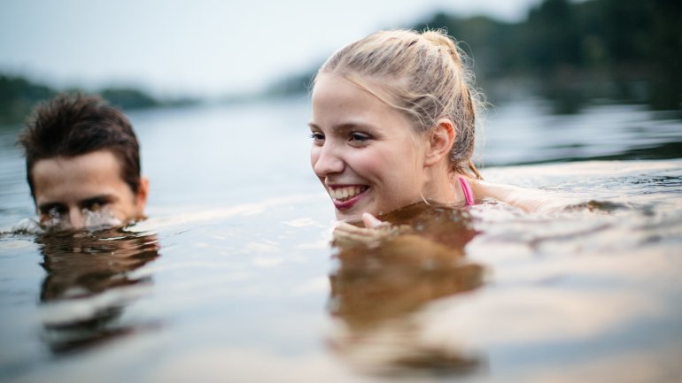 Sport bei Hämorrhoiden: Schwimmen